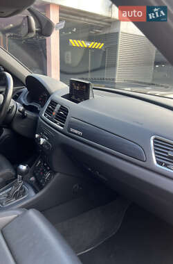 Внедорожник / Кроссовер Audi Q3 2017 в 