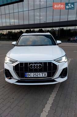 Внедорожник / Кроссовер Audi Q3 2021 в 