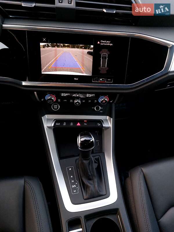 Внедорожник / Кроссовер Audi Q3 2021 в Львове