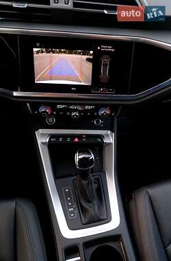 Внедорожник / Кроссовер Audi Q3 2021 в 