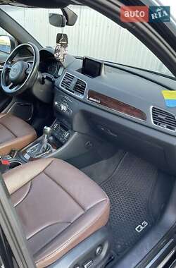 Внедорожник / Кроссовер Audi Q3 2017 в 