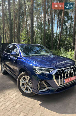 Внедорожник / Кроссовер Audi Q3 2021 в 