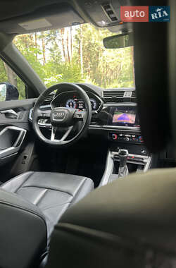 Внедорожник / Кроссовер Audi Q3 2021 в 