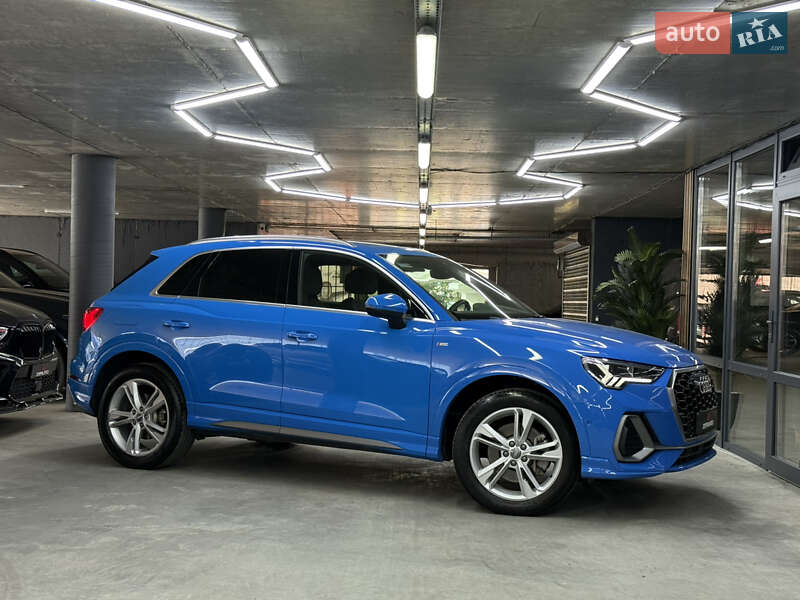 Внедорожник / Кроссовер Audi Q3 2019 в Одессе
