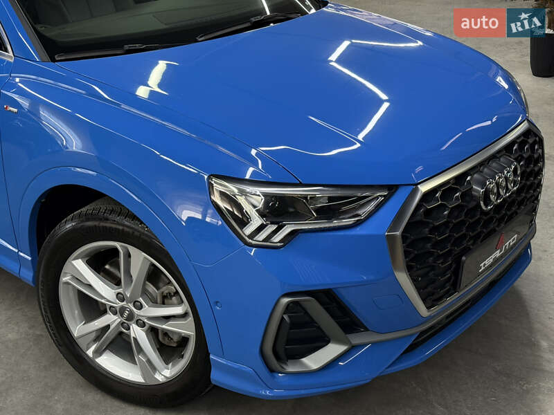 Внедорожник / Кроссовер Audi Q3 2019 в Одессе