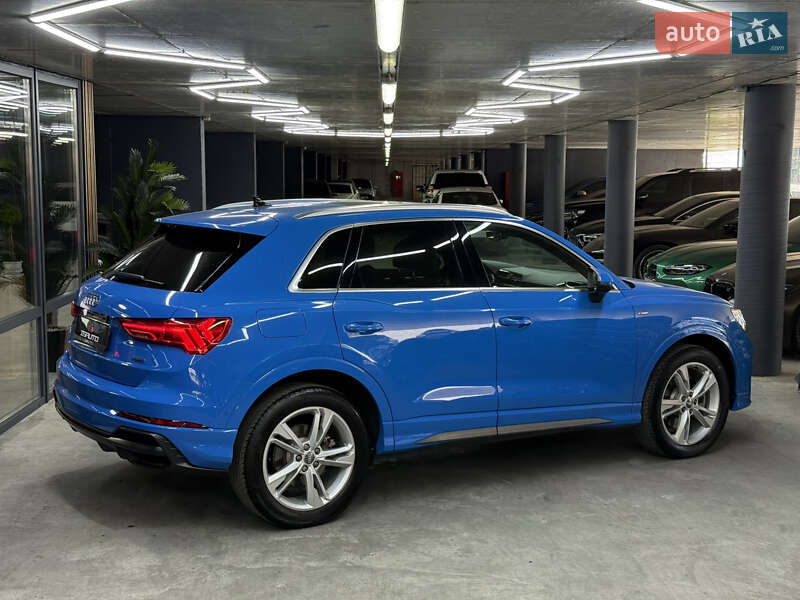 Внедорожник / Кроссовер Audi Q3 2019 в Одессе