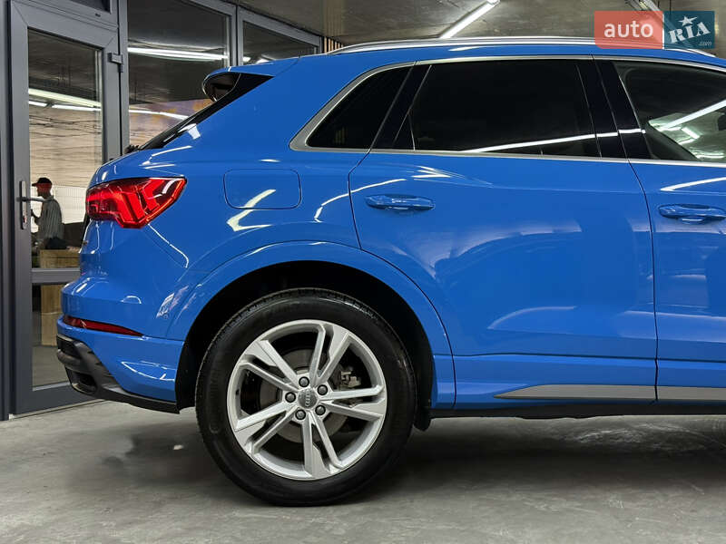 Внедорожник / Кроссовер Audi Q3 2019 в Одессе