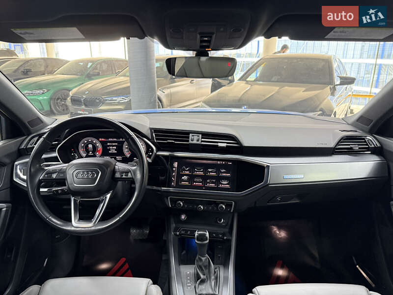 Внедорожник / Кроссовер Audi Q3 2019 в Одессе