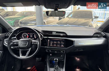Внедорожник / Кроссовер Audi Q3 2019 в 
