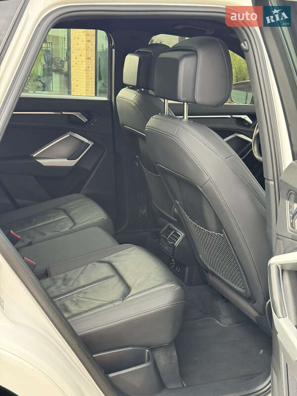 Внедорожник / Кроссовер Audi Q3 2019 в Хмельницком