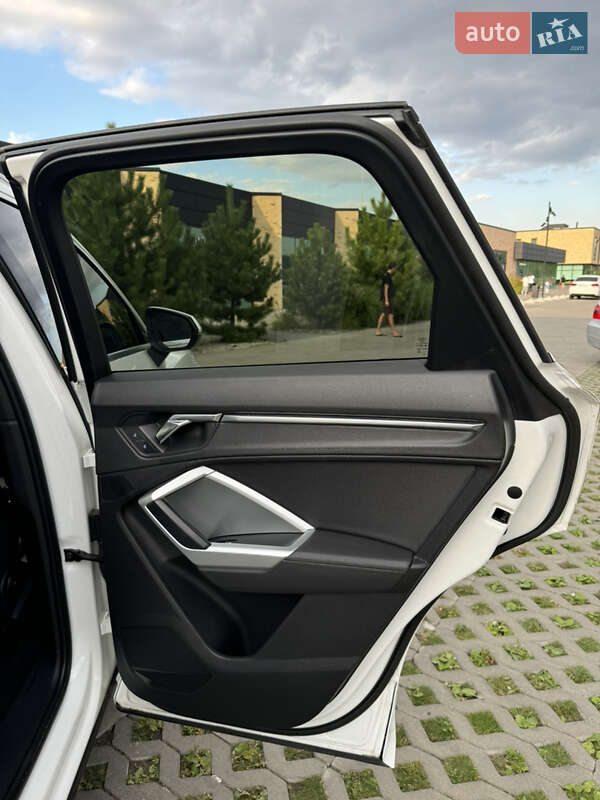 Внедорожник / Кроссовер Audi Q3 2019 в Хмельницком