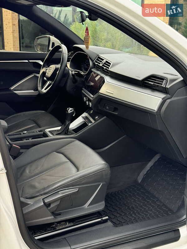 Внедорожник / Кроссовер Audi Q3 2019 в Хмельницком