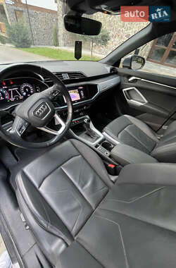 Внедорожник / Кроссовер Audi Q3 2020 в 