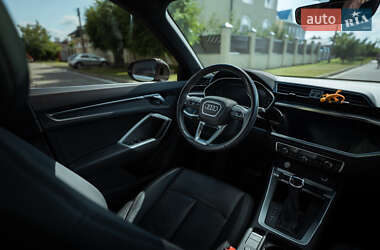 Внедорожник / Кроссовер Audi Q3 2020 в 