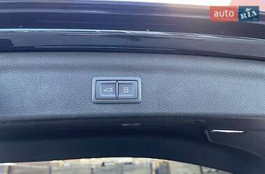 Внедорожник / Кроссовер Audi Q3 2021 в 