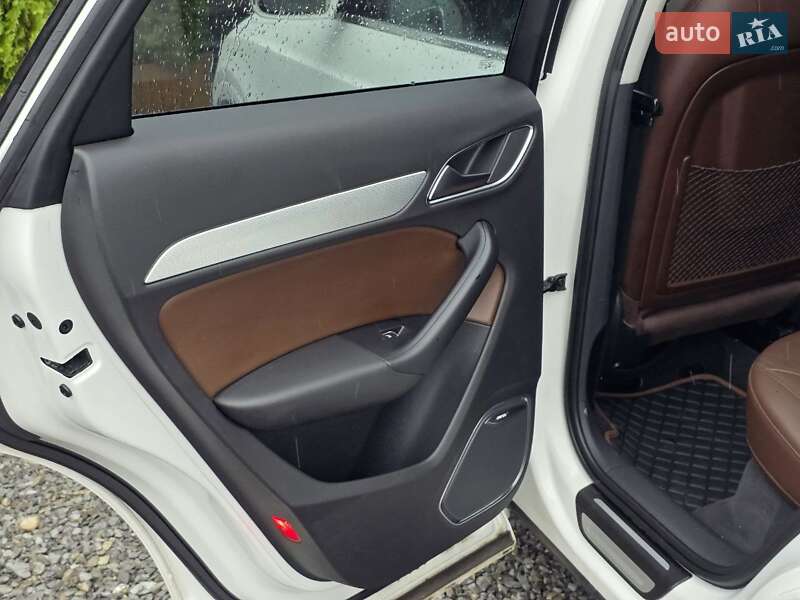 Внедорожник / Кроссовер Audi Q3 2015 в Тернополе