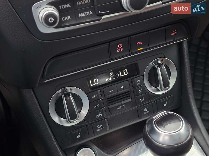 Внедорожник / Кроссовер Audi Q3 2015 в Тернополе