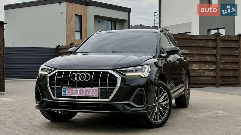 Внедорожник / Кроссовер Audi Q3 2020 в 