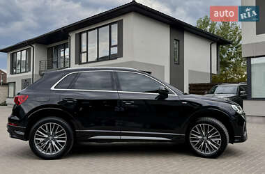 Внедорожник / Кроссовер Audi Q3 2020 в 