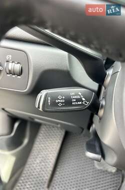 Внедорожник / Кроссовер Audi Q3 2016 в 