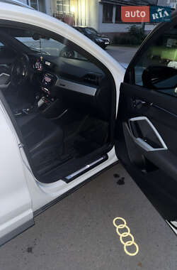 Внедорожник / Кроссовер Audi Q3 2020 в 