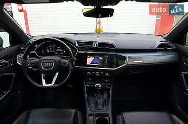 Внедорожник / Кроссовер Audi Q3 2021 в 