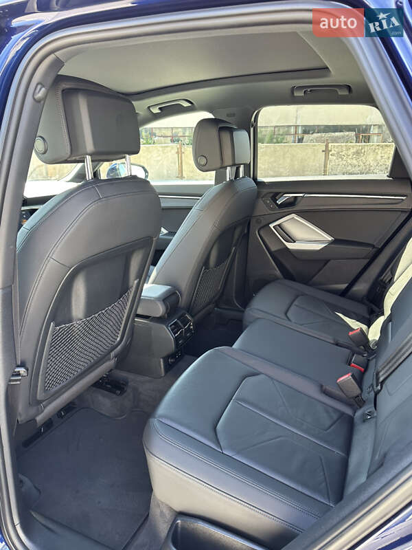 Внедорожник / Кроссовер Audi Q3 2020 в Тернополе