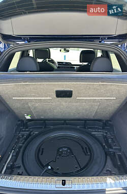Внедорожник / Кроссовер Audi Q3 2020 в 
