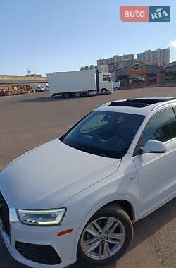 Позашляховик / Кросовер Audi Q3 2017 в 