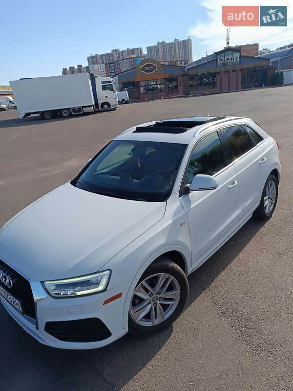 Внедорожник / Кроссовер Audi Q3 2017 в Одессе
