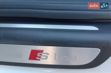 Позашляховик / Кросовер Audi Q3 2017 в 