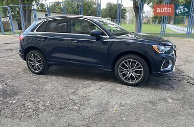 Внедорожник / Кроссовер Audi Q3 2019 в 