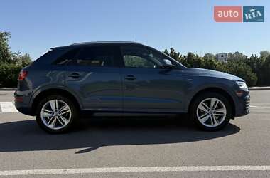 Позашляховик / Кросовер Audi Q3 2018 в 