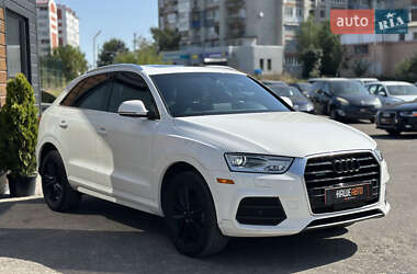 Внедорожник / Кроссовер Audi Q3 2016 в 