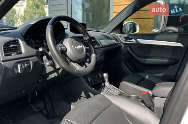 Внедорожник / Кроссовер Audi Q3 2016 в 