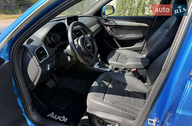 Внедорожник / Кроссовер Audi Q3 2016 в 