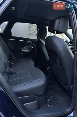 Позашляховик / Кросовер Audi Q3 2020 в 