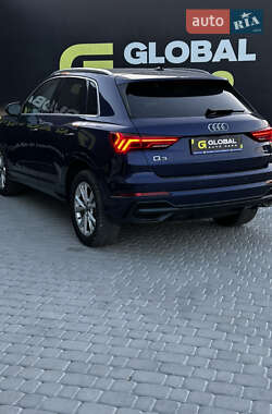 Позашляховик / Кросовер Audi Q3 2020 в 