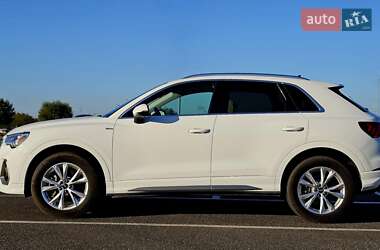 Внедорожник / Кроссовер Audi Q3 2022 в 