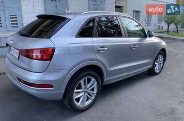 Позашляховик / Кросовер Audi Q3 2017 в 
