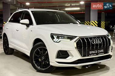Внедорожник / Кроссовер Audi Q3 2022 в Киеве