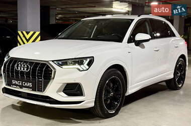 Внедорожник / Кроссовер Audi Q3 2022 в 