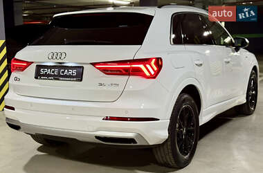 Внедорожник / Кроссовер Audi Q3 2022 в 