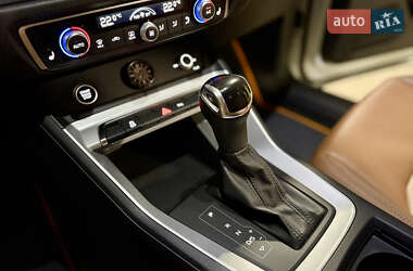Внедорожник / Кроссовер Audi Q3 2022 в 