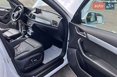 Внедорожник / Кроссовер Audi Q3 2016 в 