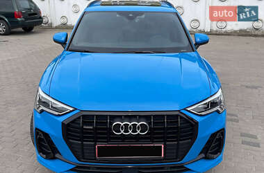 Внедорожник / Кроссовер Audi Q3 2019 в 