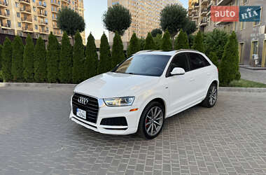 Внедорожник / Кроссовер Audi Q3 2017 в 