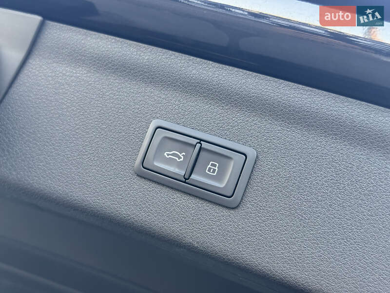 Внедорожник / Кроссовер Audi Q3 2015 в Львове