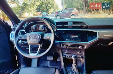 Внедорожник / Кроссовер Audi Q3 2024 в 