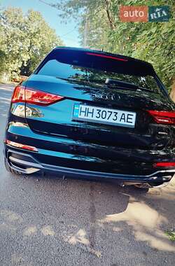 Внедорожник / Кроссовер Audi Q3 2024 в 